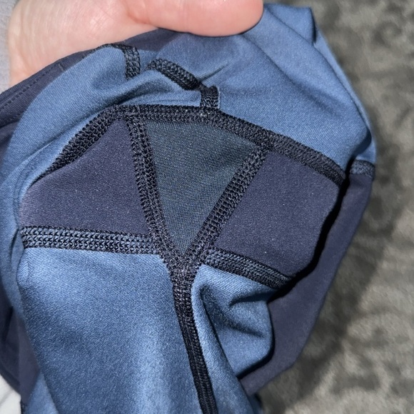 •Lululemon Wunder Under Crop *Full-On Luon• - Picture 8 of 10